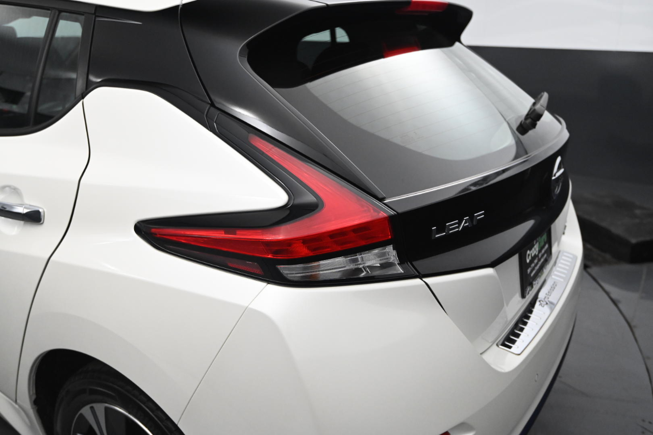 Nissan Leaf SV PLUS Hatchback 2022