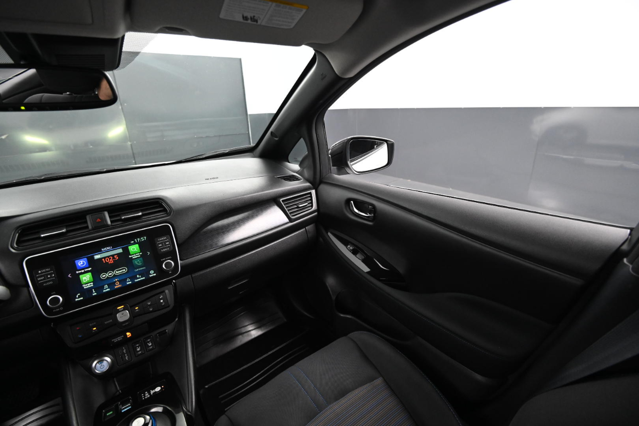 Nissan Leaf SV PLUS Hatchback 2022