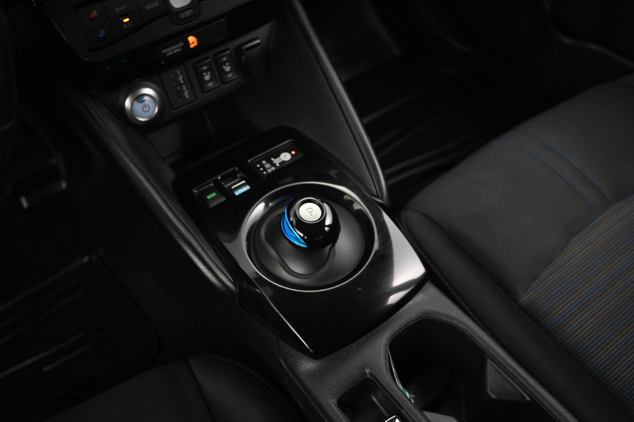 Nissan Leaf SV PLUS Hatchback 2022