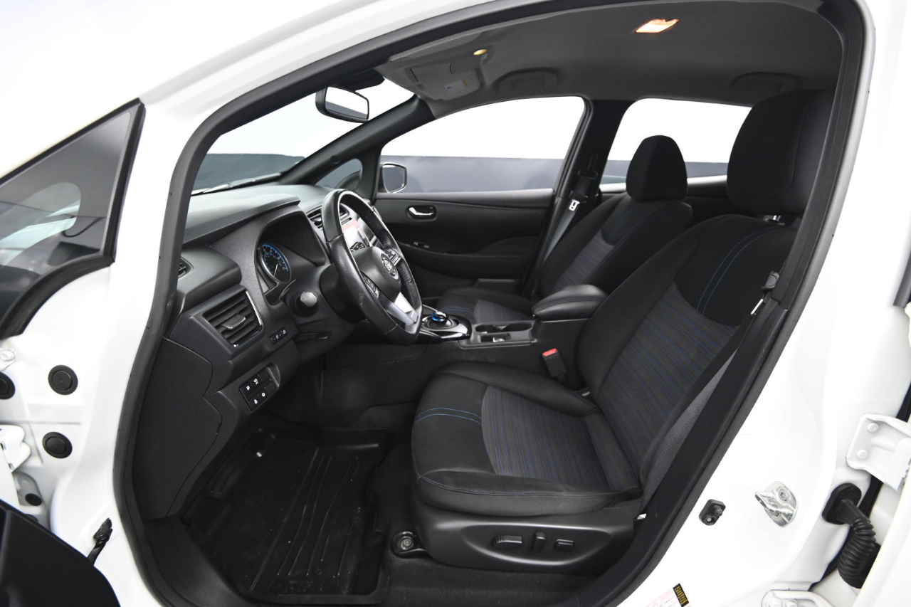 Nissan Leaf SV PLUS Hatchback 2022