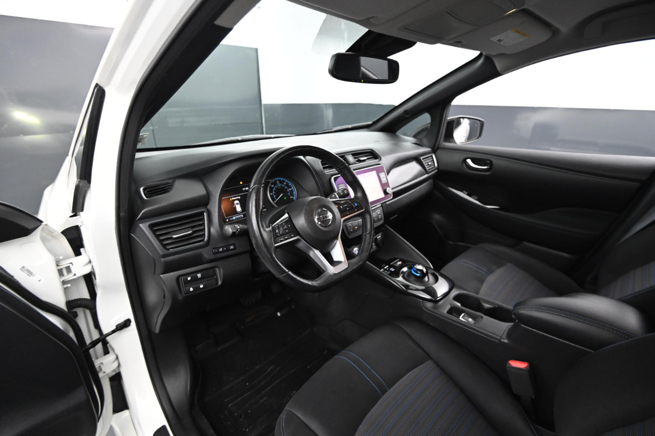 Nissan Leaf SV PLUS Hatchback 2022