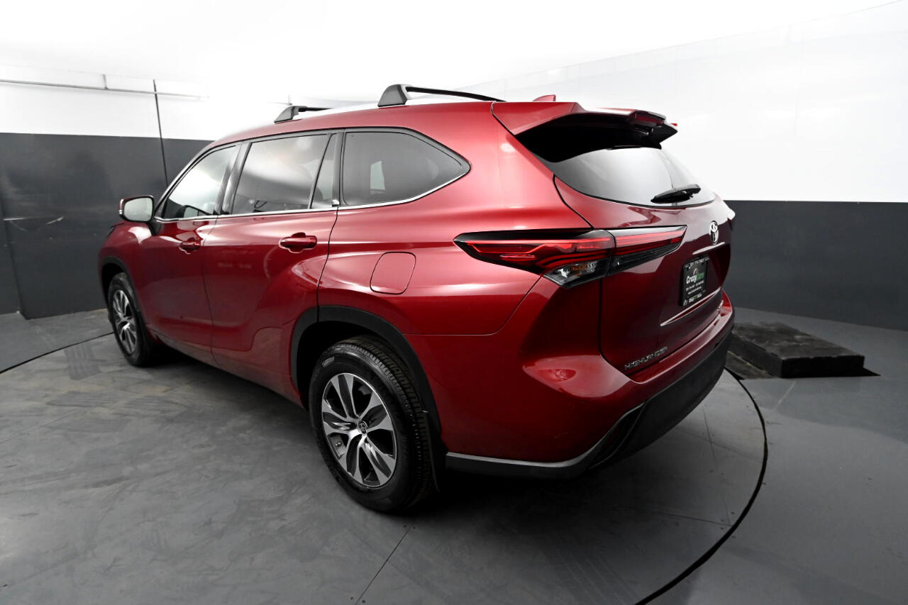 2020 Toyota Highlander XLE photo 3
