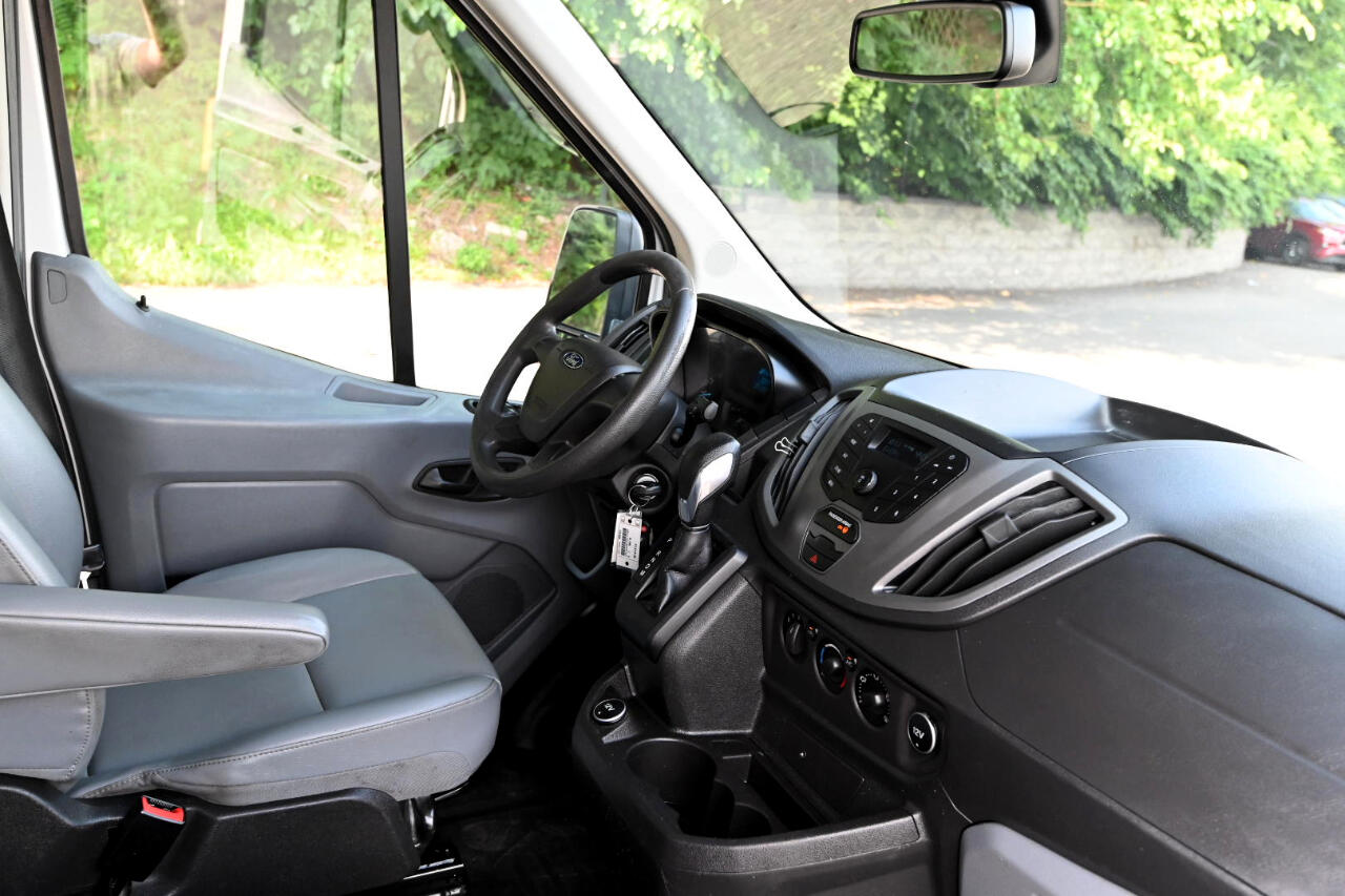 Ford Transit 250 Van Med. Roof w/Sliding Pass. 148-in. WB 2018 Ford Transit 250 Van Med. Roof w/Sliding Pass. 148-in. WB 2018