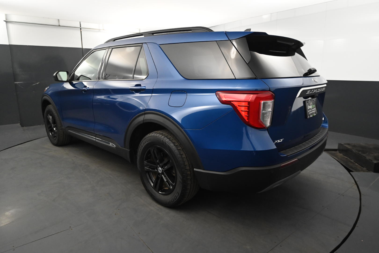 2021 Ford Explorer XLT photo 3