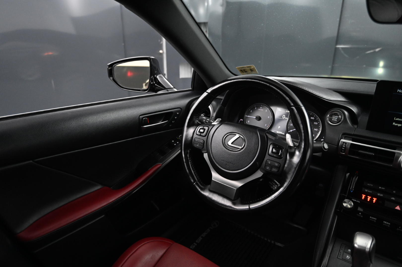 Lexus IS 300 AWD 2022 Lexus IS 300 AWD 2022