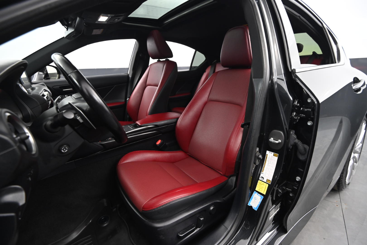 Lexus IS 300 AWD 2022 Lexus IS 300 AWD 2022