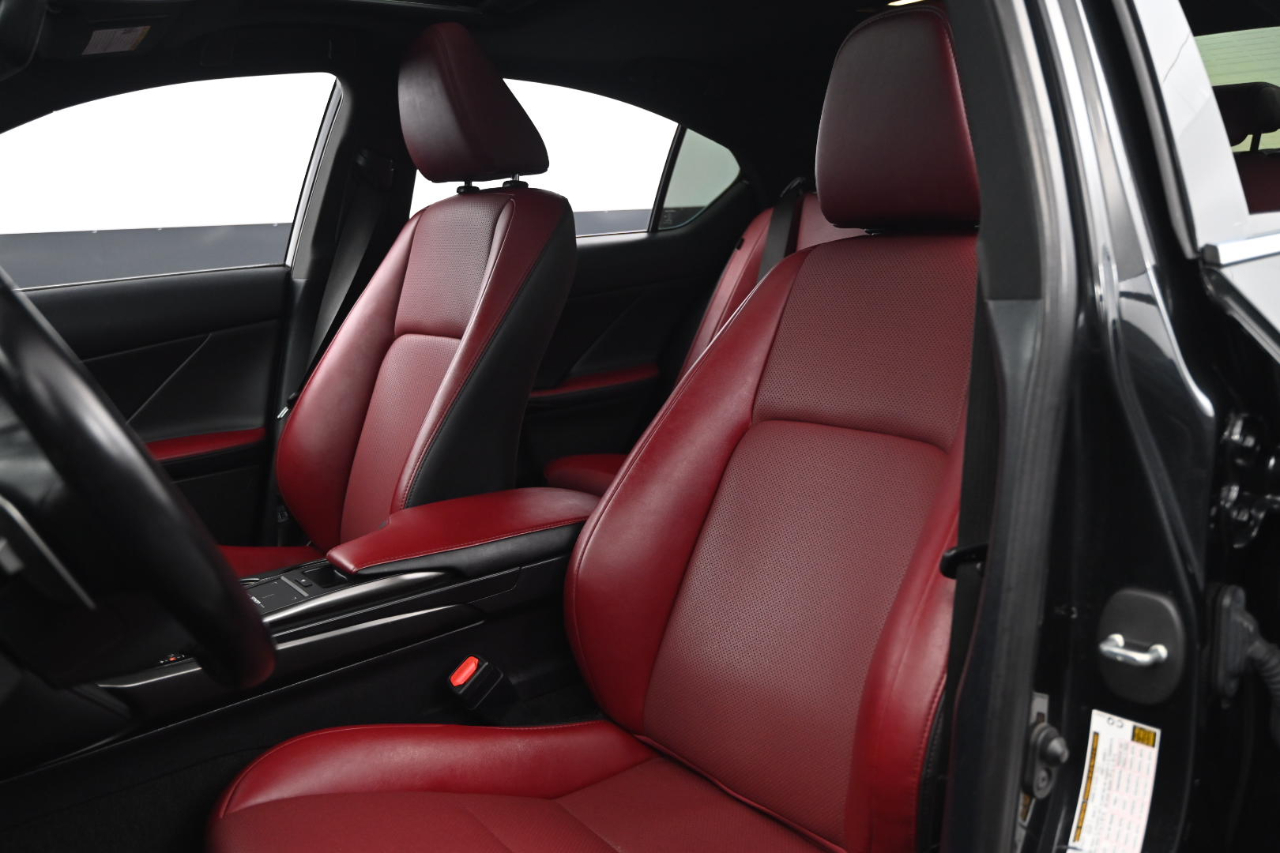 Lexus IS 300 AWD 2022 Lexus IS 300 AWD 2022