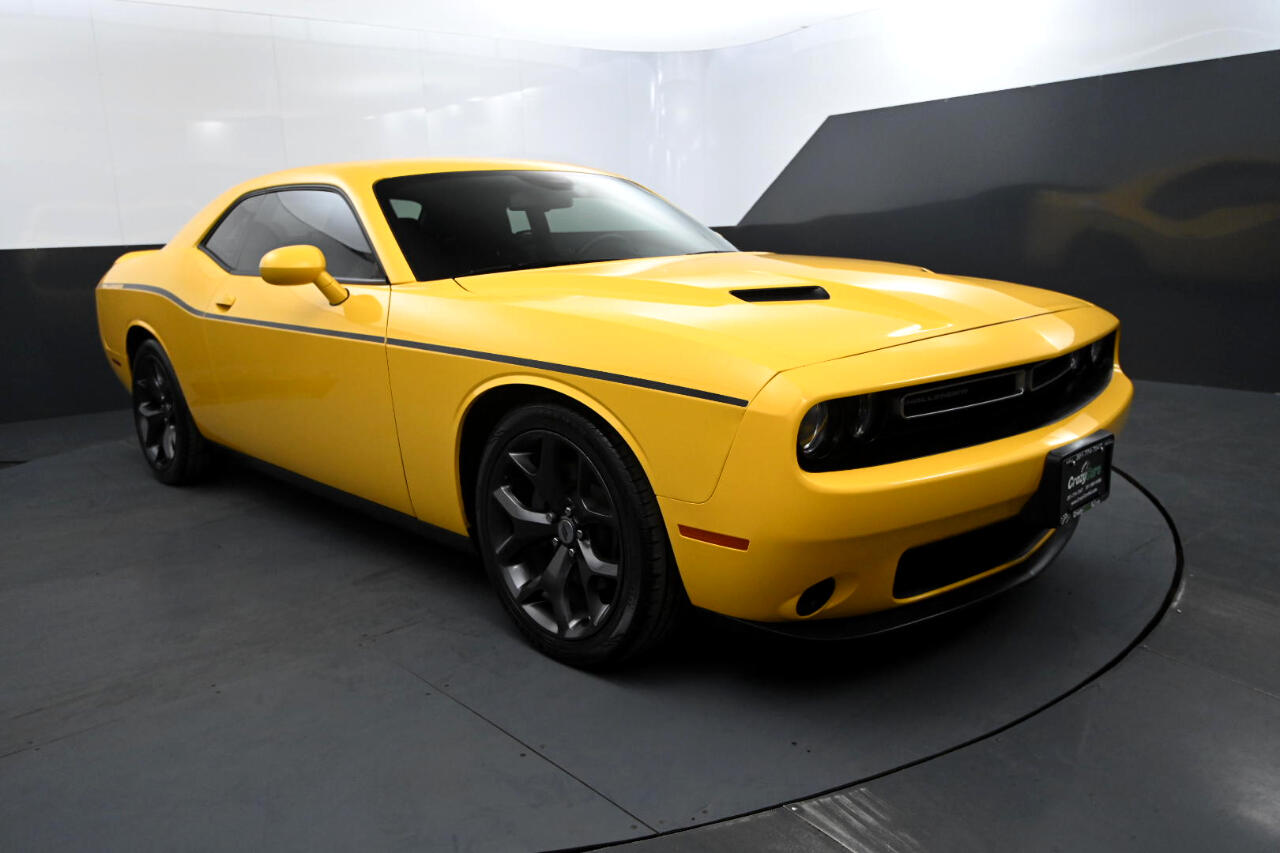 2017 Dodge Challenger SXT photo 7
