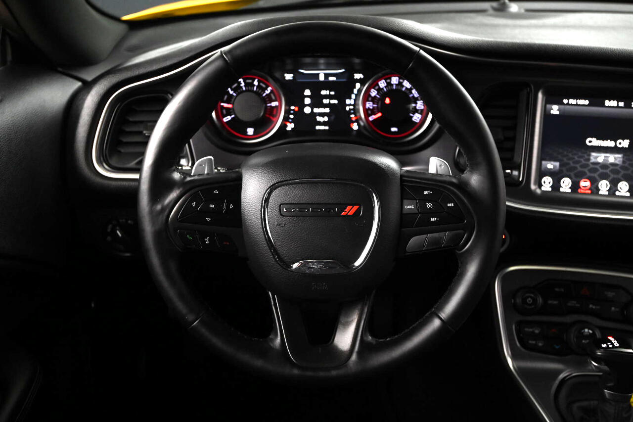 2017 Dodge Challenger SXT photo 22