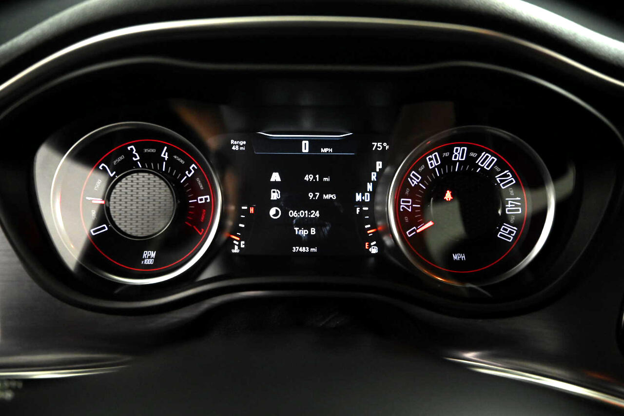2017 Dodge Challenger SXT photo 23