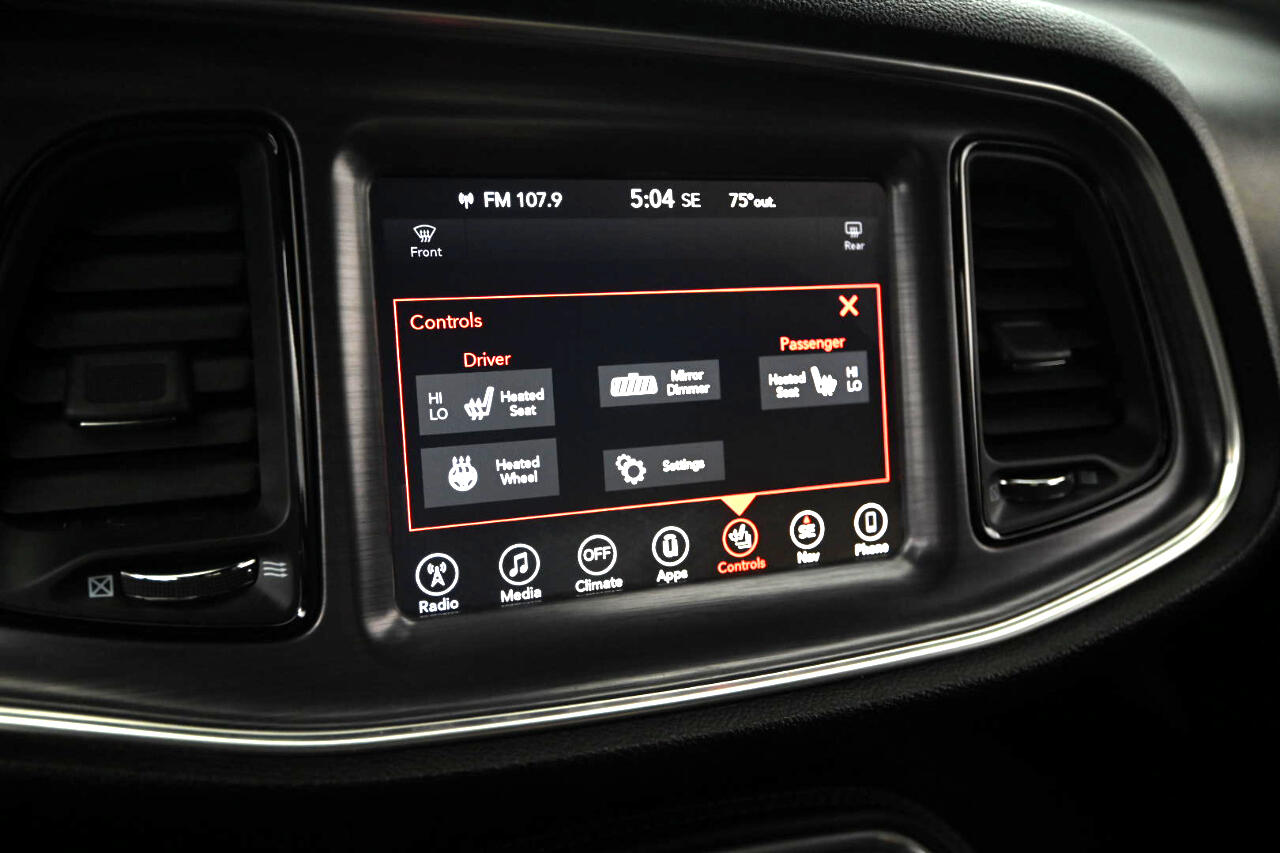 2017 Dodge Challenger SXT photo 24