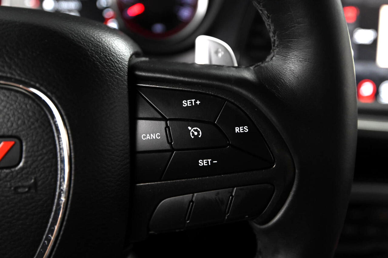 2017 Dodge Challenger SXT photo 26