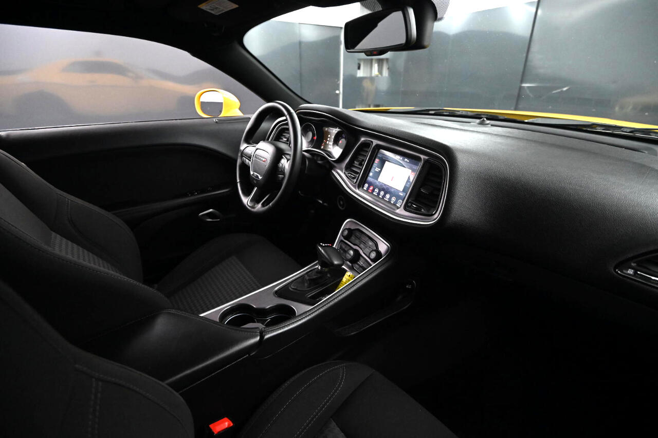 2017 Dodge Challenger SXT photo 35