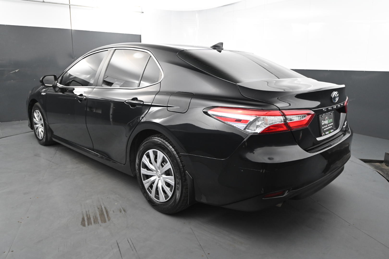2020 Toyota Camry Hybrid LE photo 3