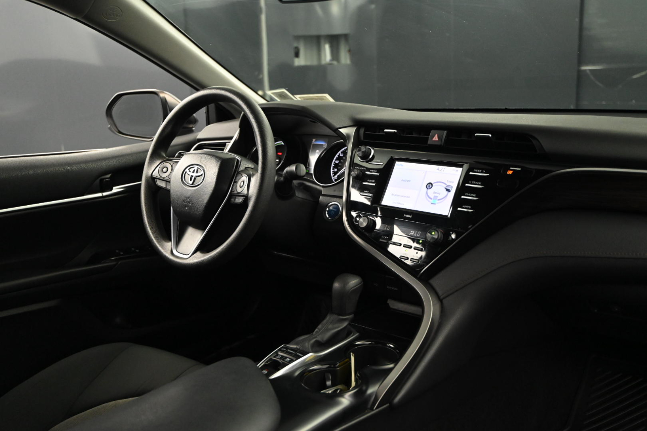 Toyota Camry Hybrid LE 2020 Toyota Camry Hybrid LE 2020