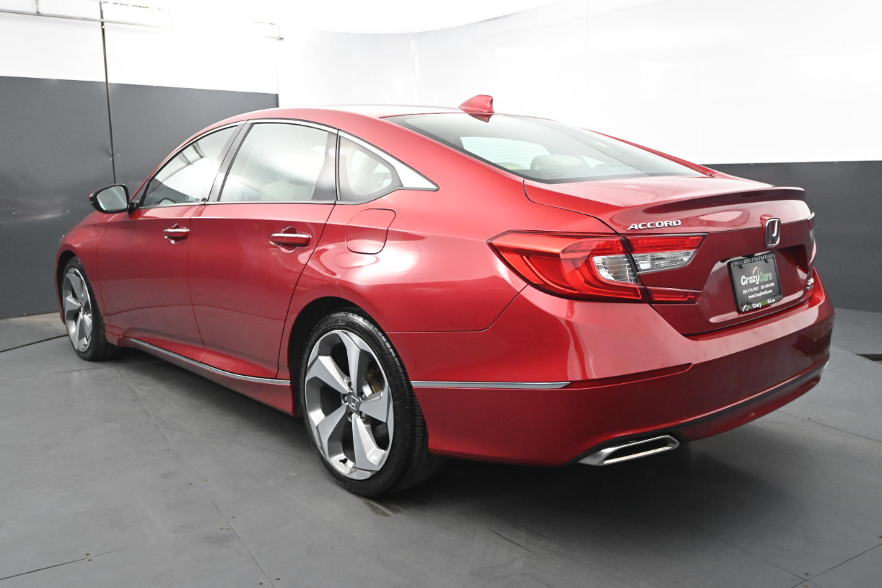 2018 Honda Accord Touring 2.0T photo 3