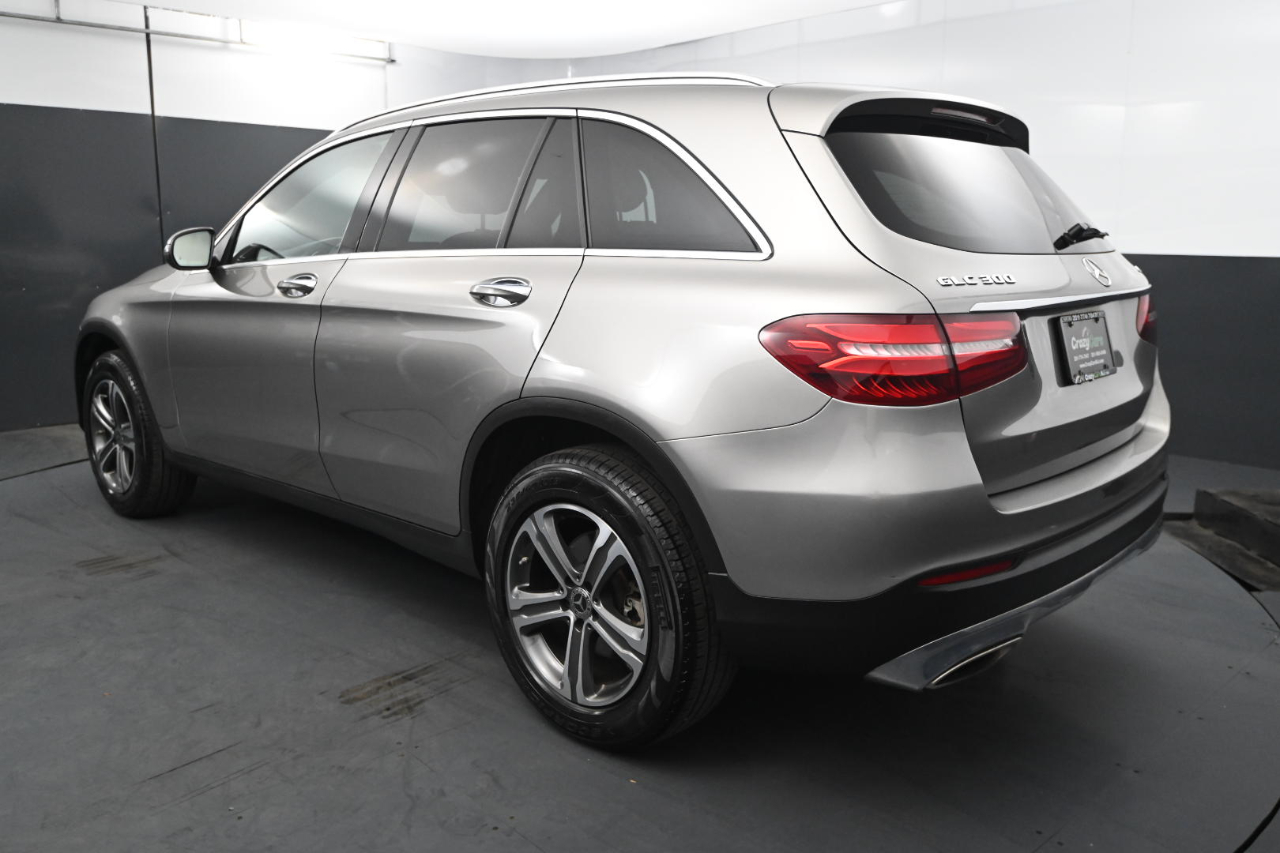 2019 Mercedes Benz GLC 300 4MATIC photo 3