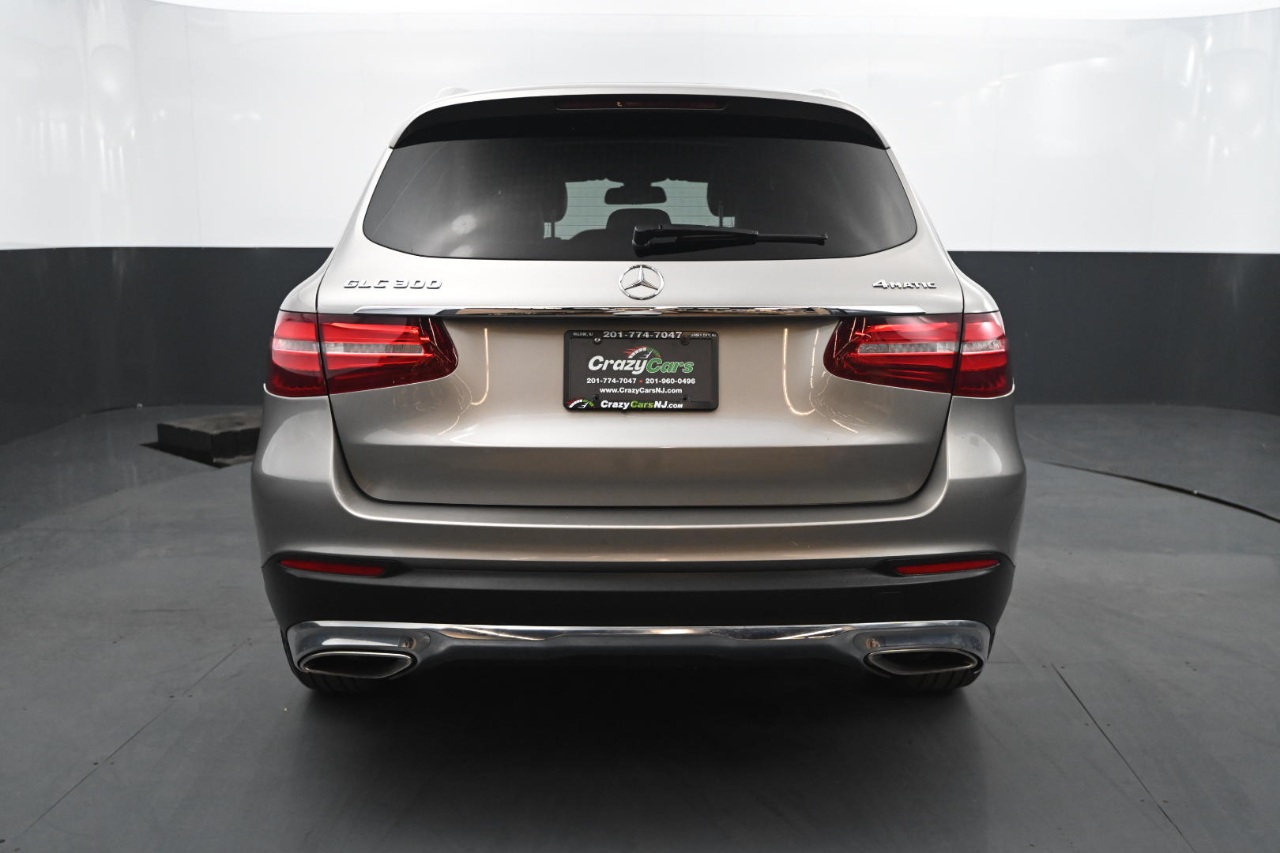 2019 Mercedes Benz GLC 300 4MATIC photo 4
