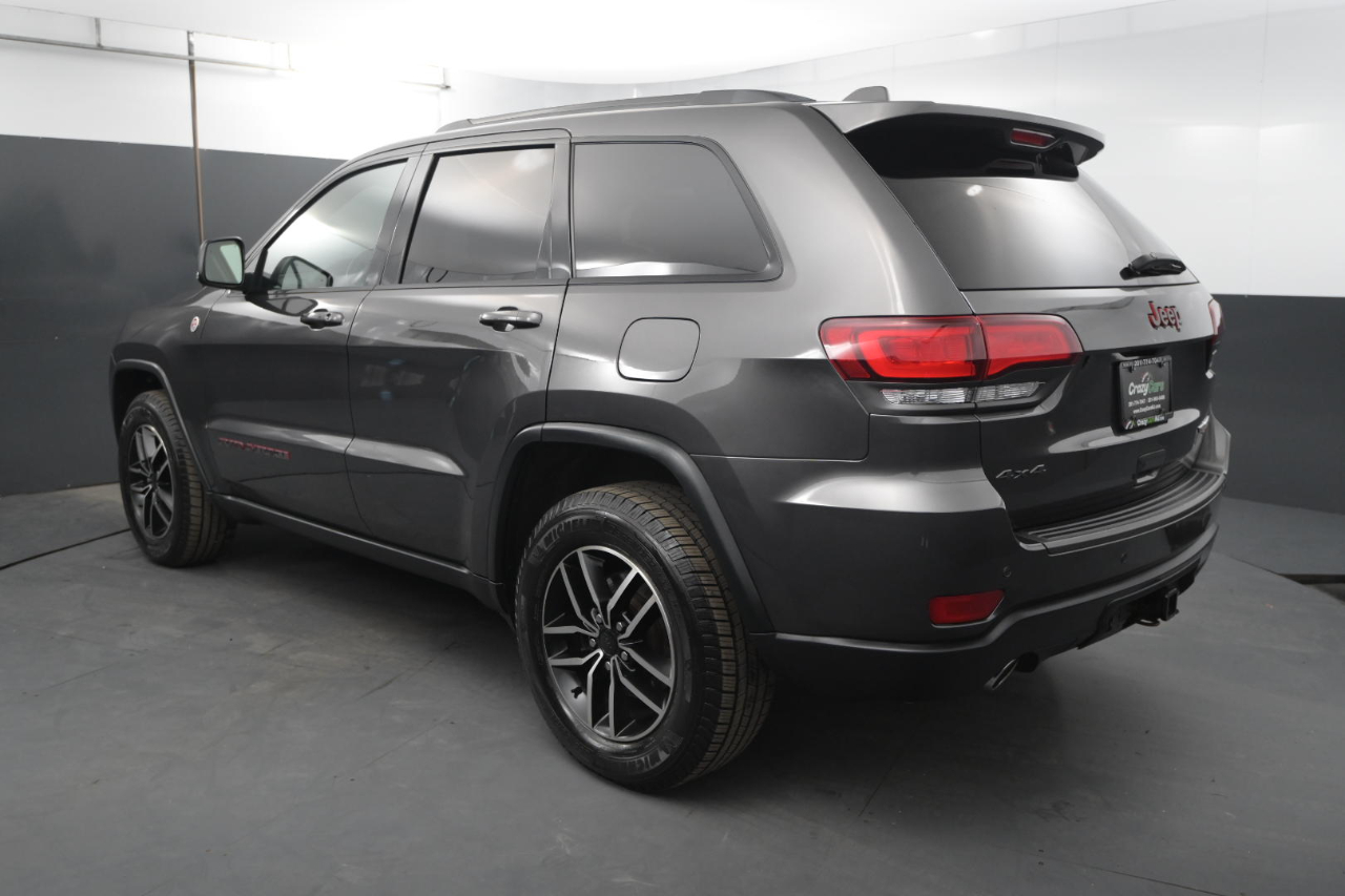 2021 Jeep Grand Cherokee Trailhawk photo 2
