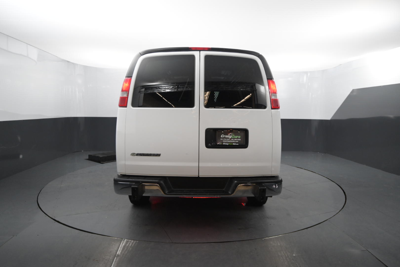 Chevrolet Express Cargo Van RWD 2500 135" 2020