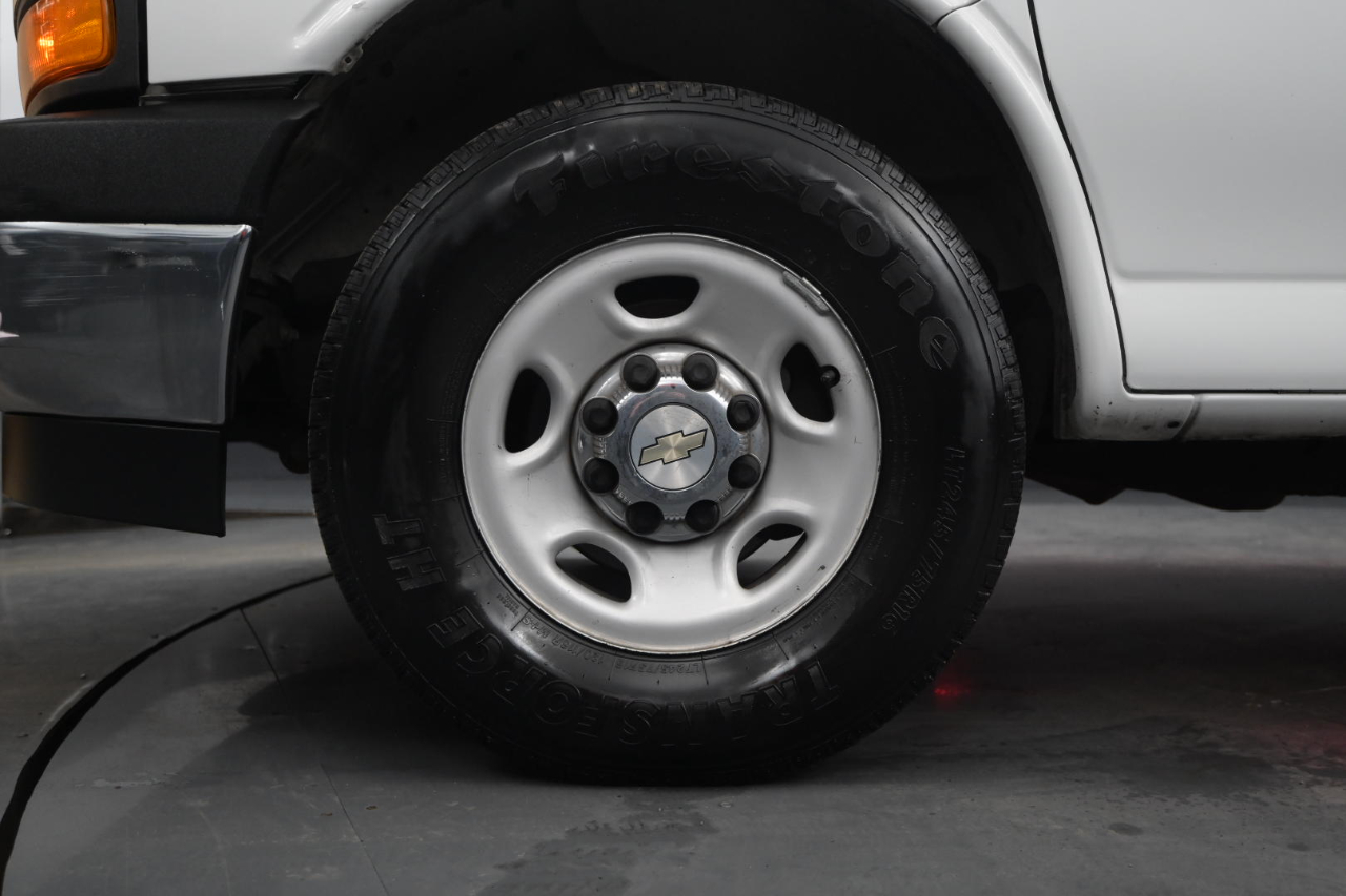 Chevrolet Express Cargo Van RWD 2500 135" 2020