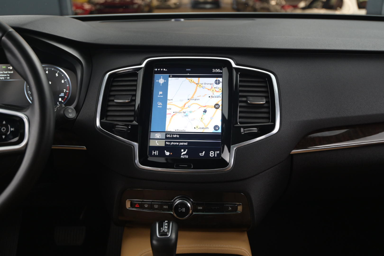 Volvo XC90 T5 AWD 5-Passenger Momentum 2017