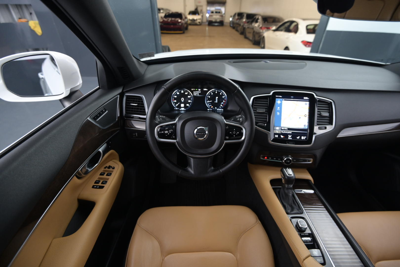 Volvo XC90 T5 AWD 5-Passenger Momentum 2017