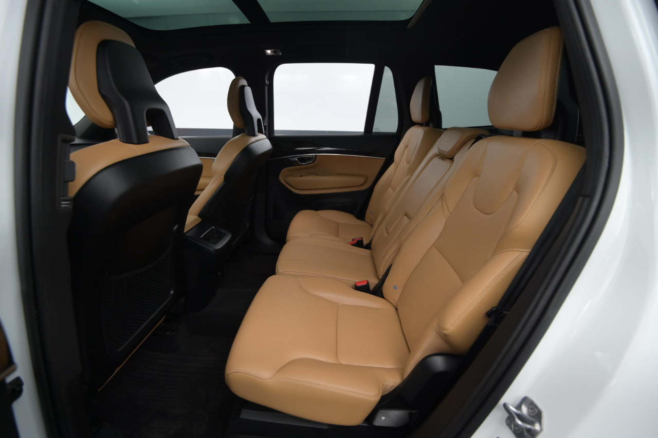 Volvo XC90 T5 AWD 5-Passenger Momentum 2017