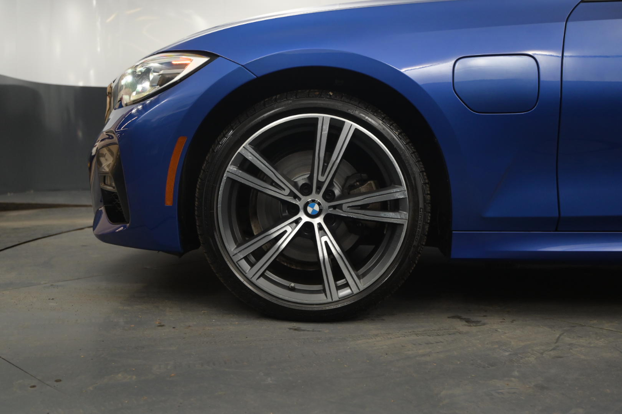 BMW 3 Series 330e xDrive Plug-In Hybrid 2021