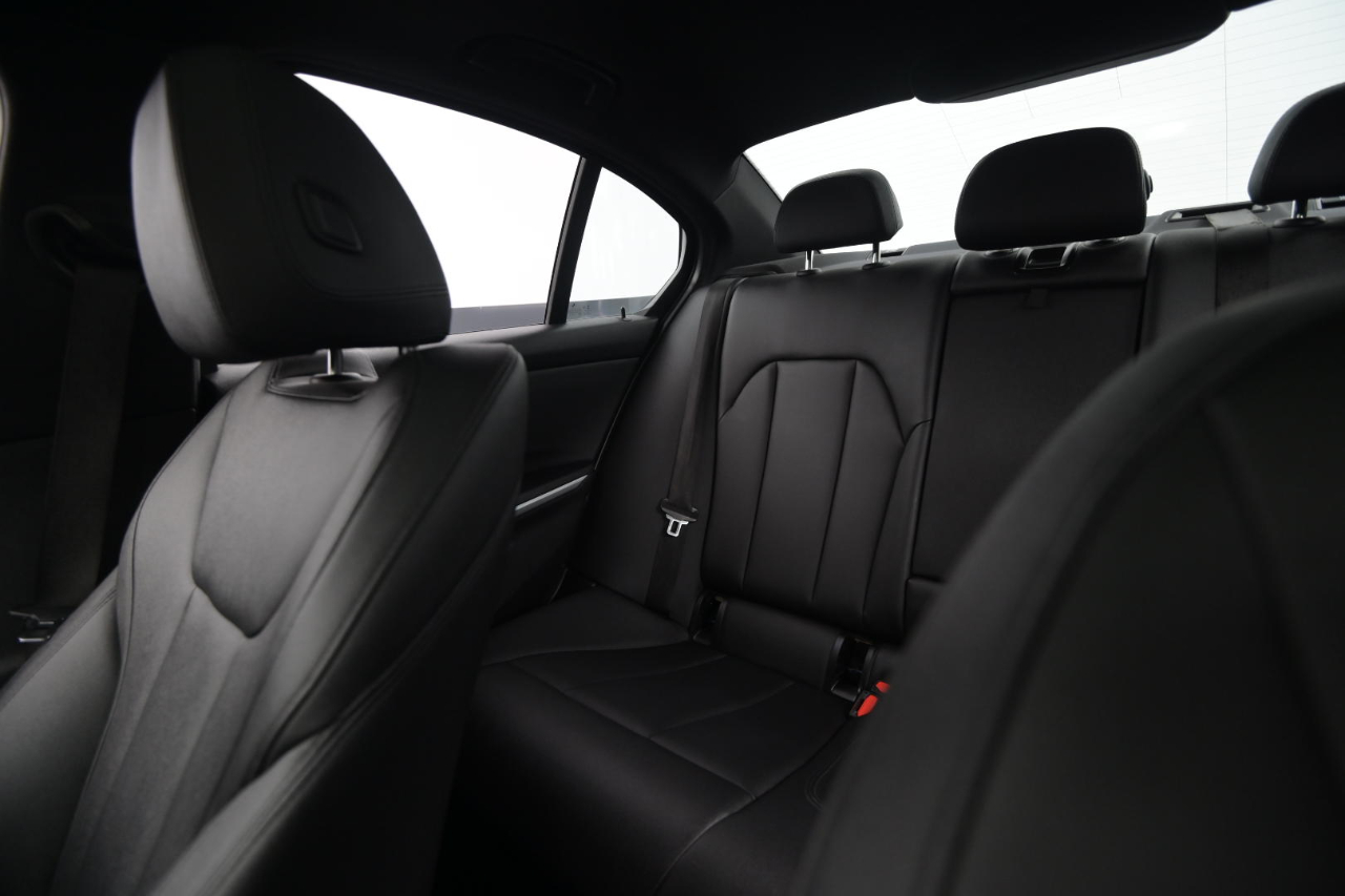 BMW 3 Series 330e xDrive Plug-In Hybrid 2021