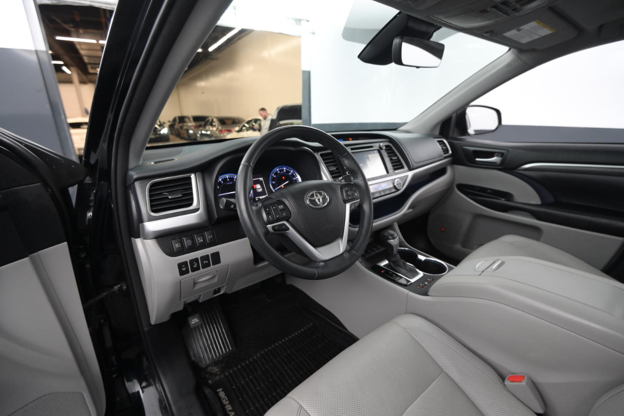 Toyota Highlander Limited V6 AWD (Natl) 2018