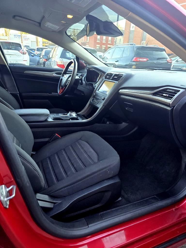 Ford Fusion Hybrid  2020