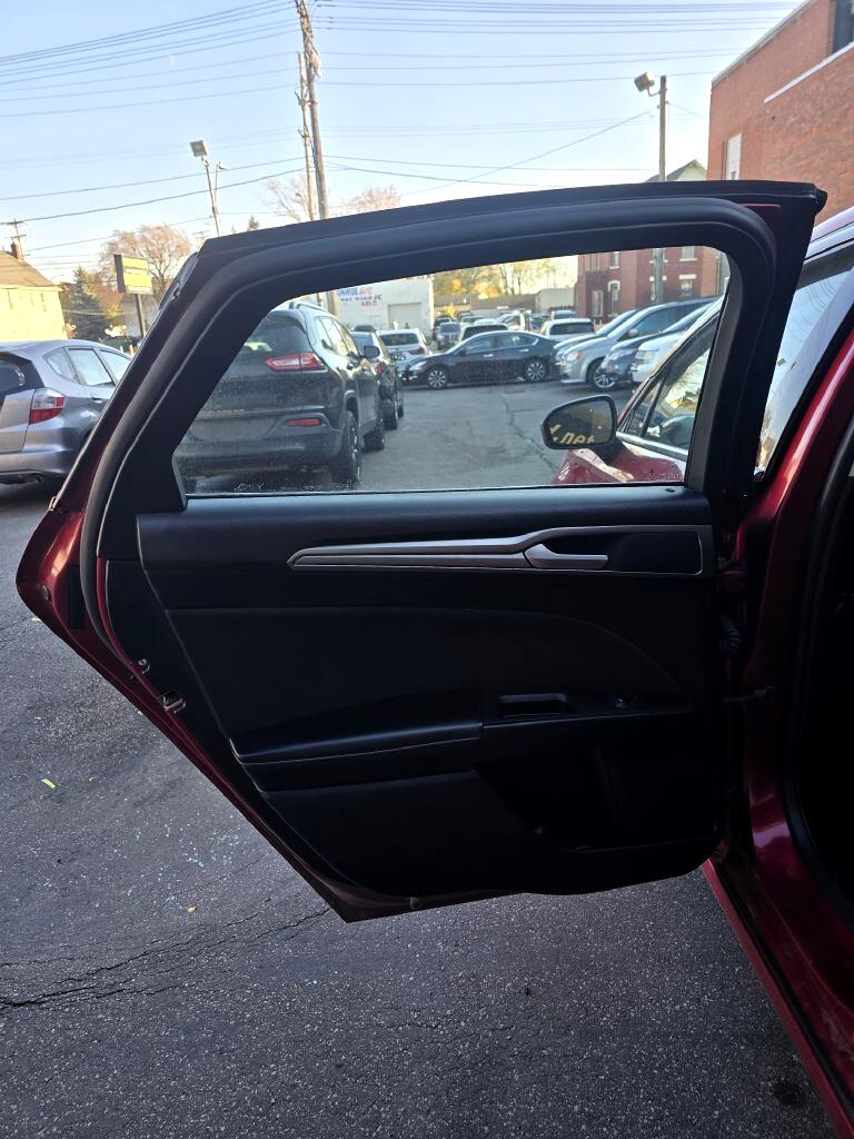 Ford Fusion Hybrid  2020