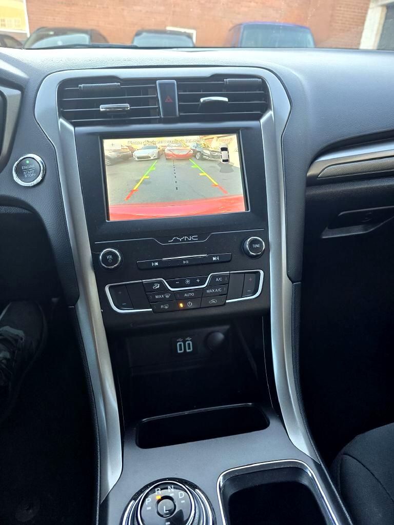 Ford Fusion Hybrid  2020
