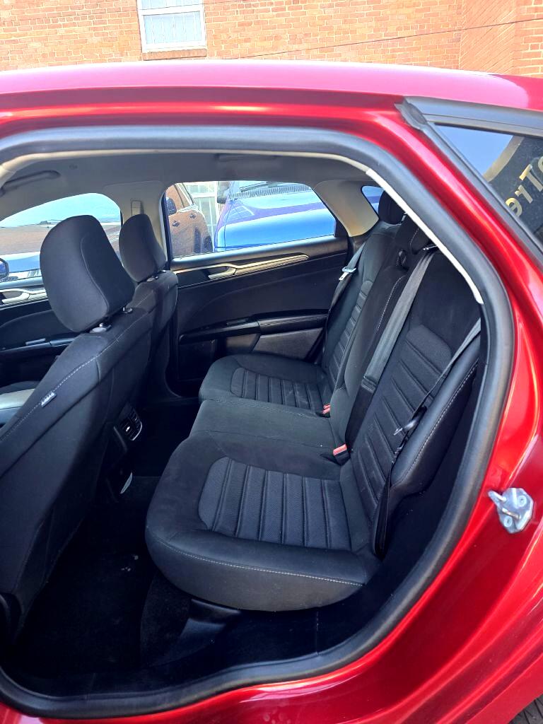 Ford Fusion Hybrid  2020