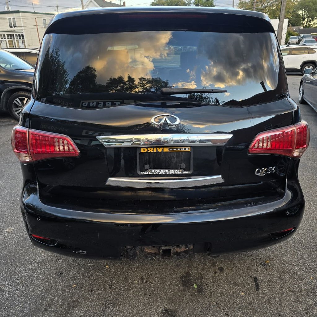 Infiniti QX56  2011