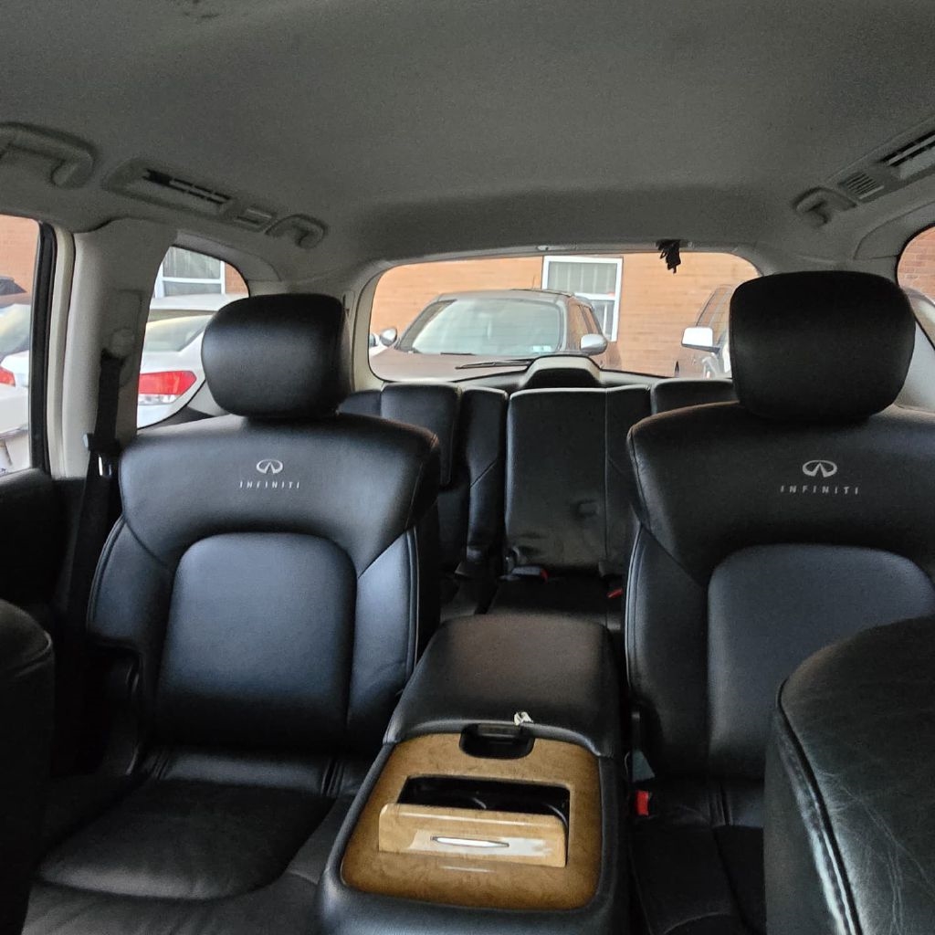 Infiniti QX56  2011