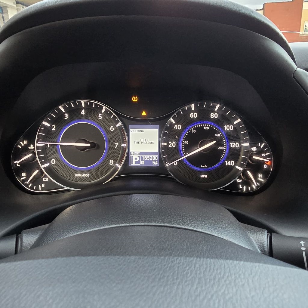 Infiniti QX56  2011