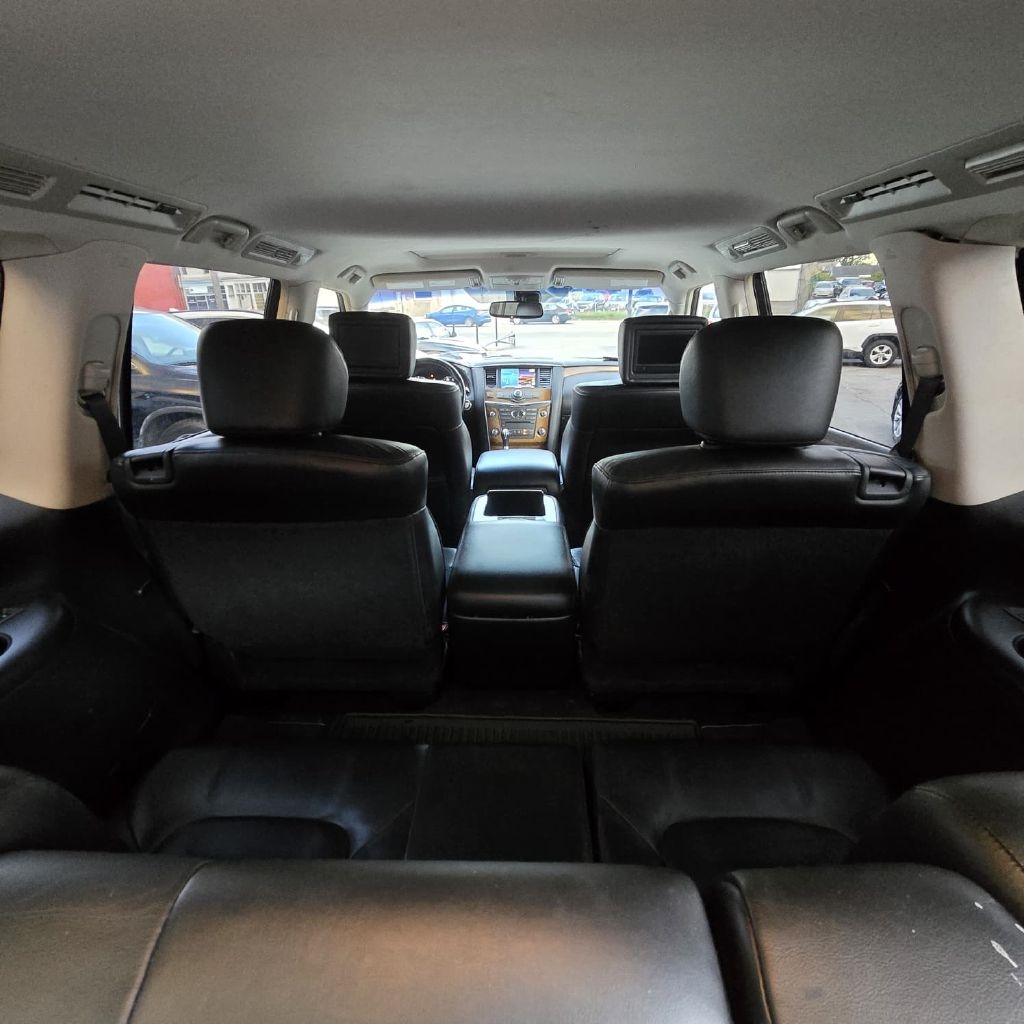 Infiniti QX56  2011