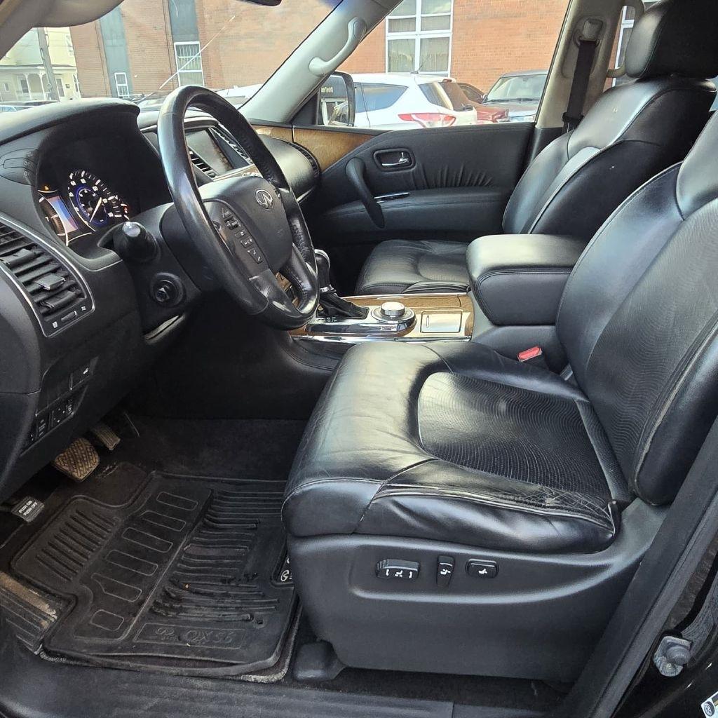 Infiniti QX56  2011