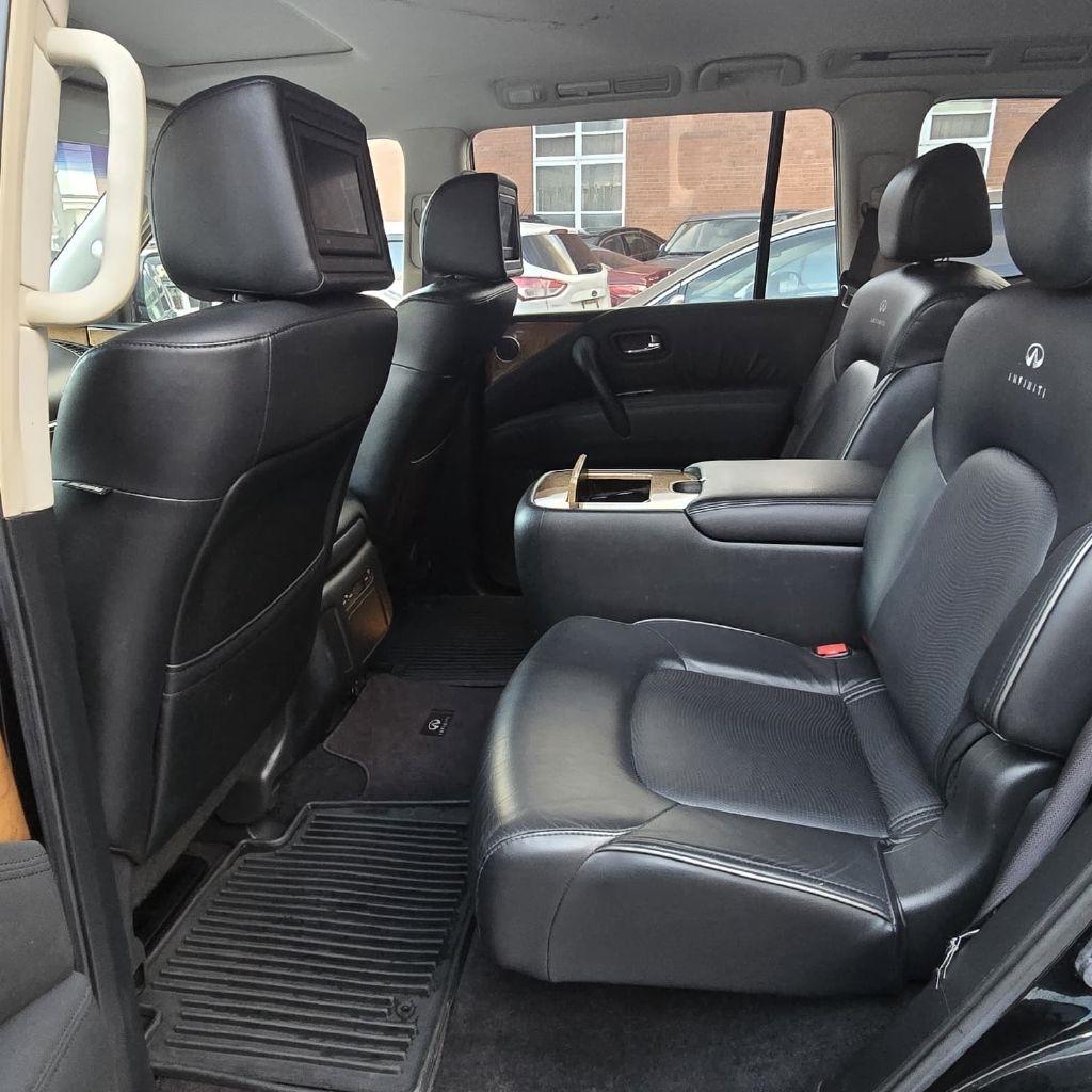 Infiniti QX56  2011