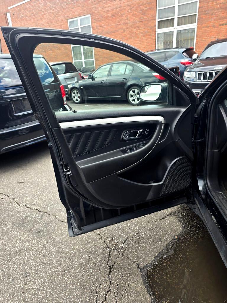 Ford Taurus  2013