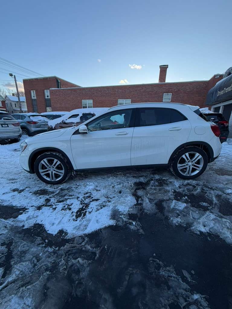 Mercedes-Benz GLA-Class  2015