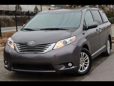 2017 Toyota Sienna Limited Premium 7-Passenger