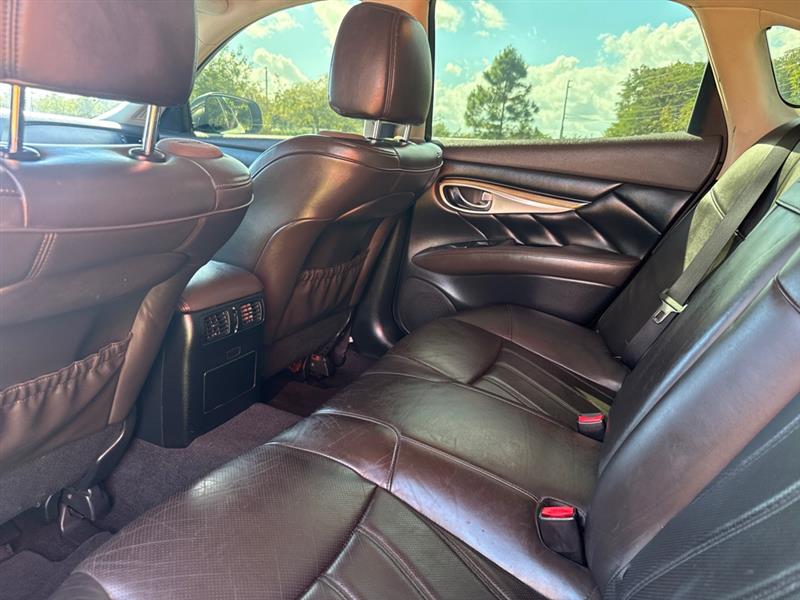 Infiniti Q70 37 2015