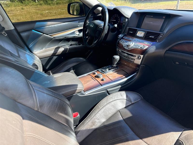 Infiniti Q70 37 2015