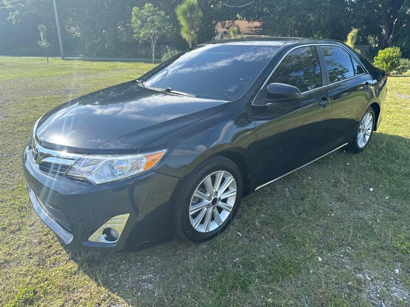 2014 Toyota Camry SE V6