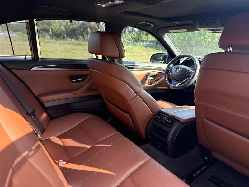 BMW 5-Series 535i 2011