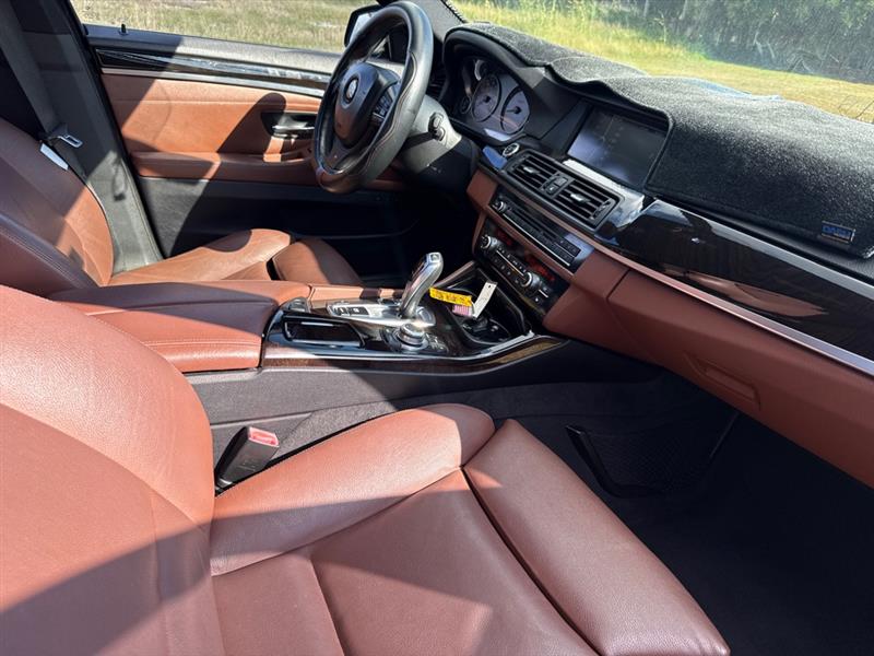 BMW 5-Series 535i 2011