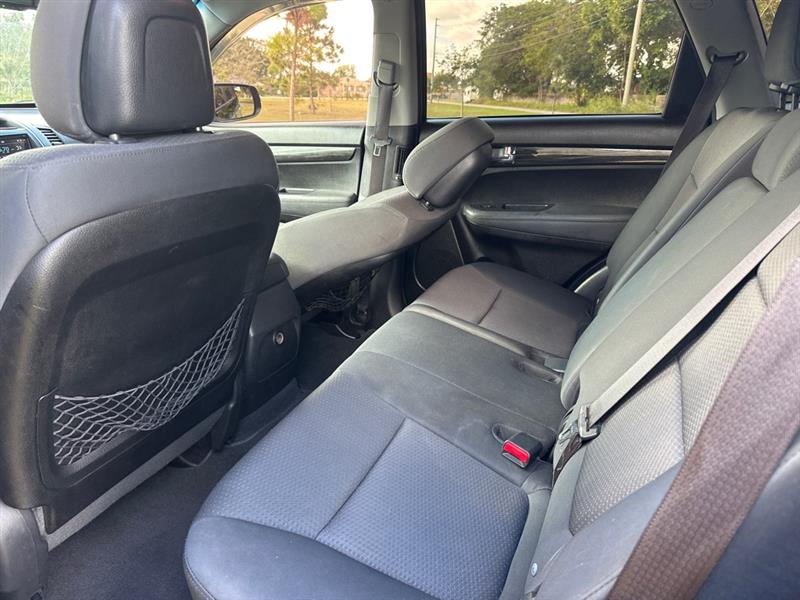 Kia Sorento LX 2WD 2013